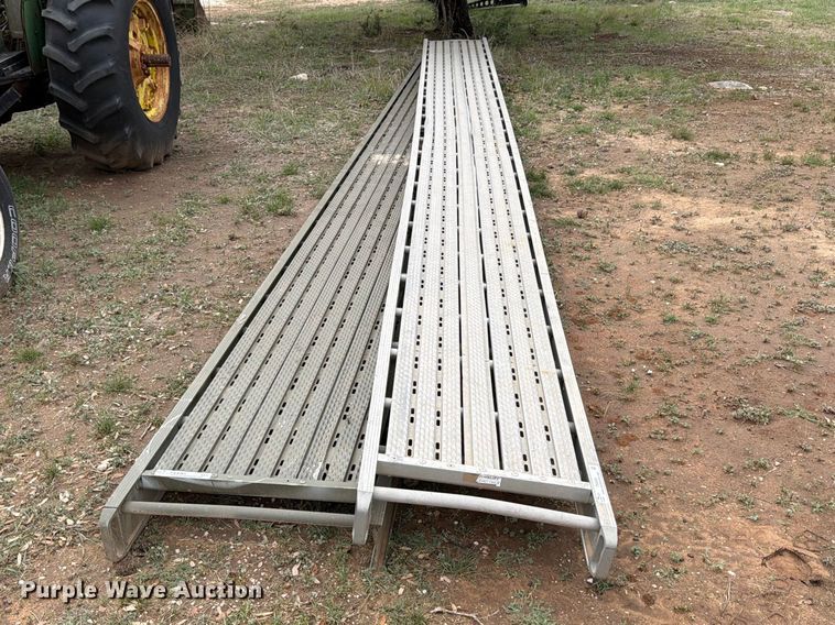 image for item FB8065 (2) 24' x 24