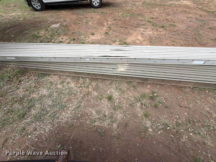 image for item FB8065 (2) 24' x 24