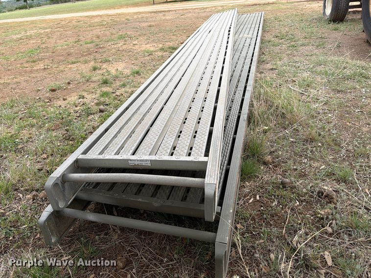 image for item FB8065 (2) 24' x 24