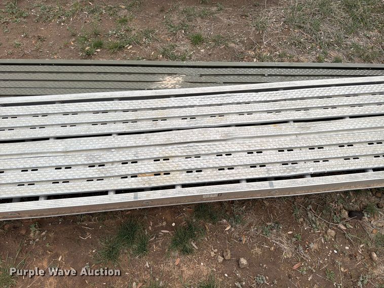 image for item FB8065 (2) 24' x 24