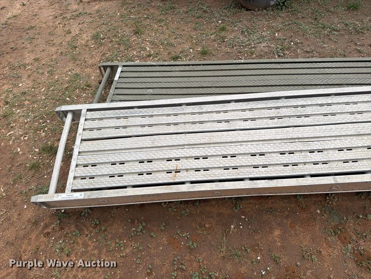 image for item FB8065 (2) 24' x 24