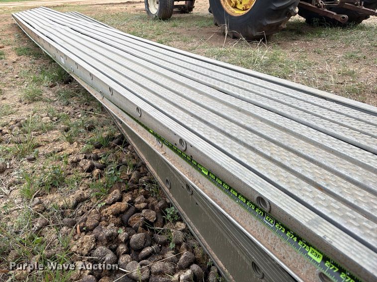 image for item FB8065 (2) 24' x 24