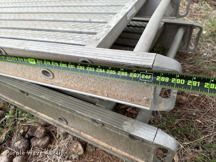 image for item FB8065 (2) 24' x 24