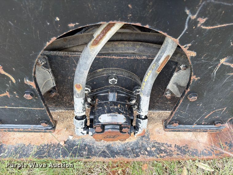 image for item FB8077 Caterpillar CVP40 plate compactor