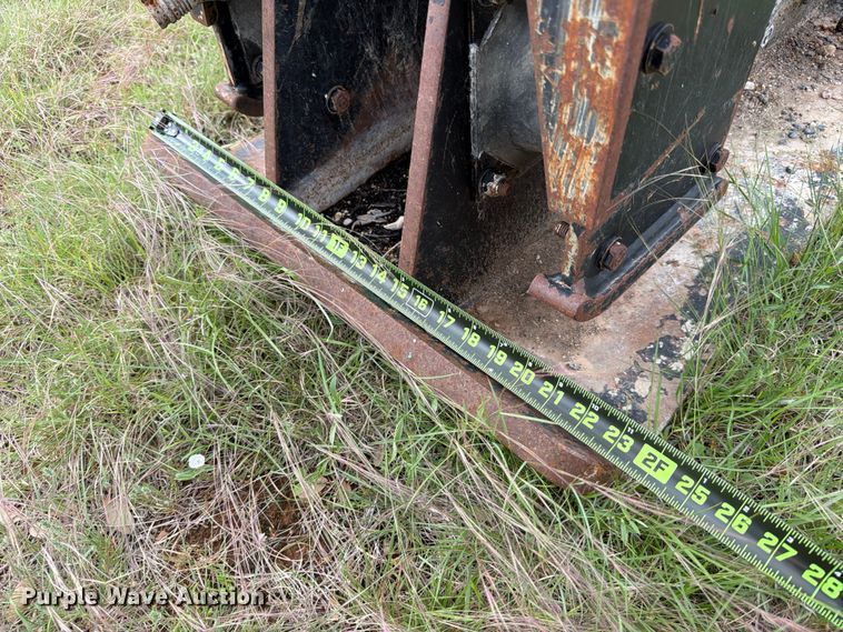 image for item FB8077 Caterpillar CVP40 plate compactor