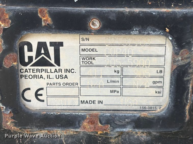 image for item FB8077 Caterpillar CVP40 plate compactor