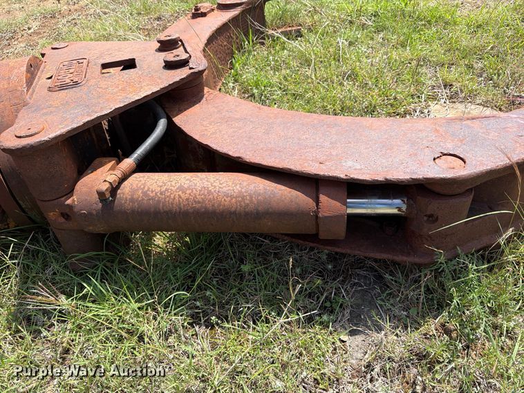 image for item FB8092 Young grapple attachment