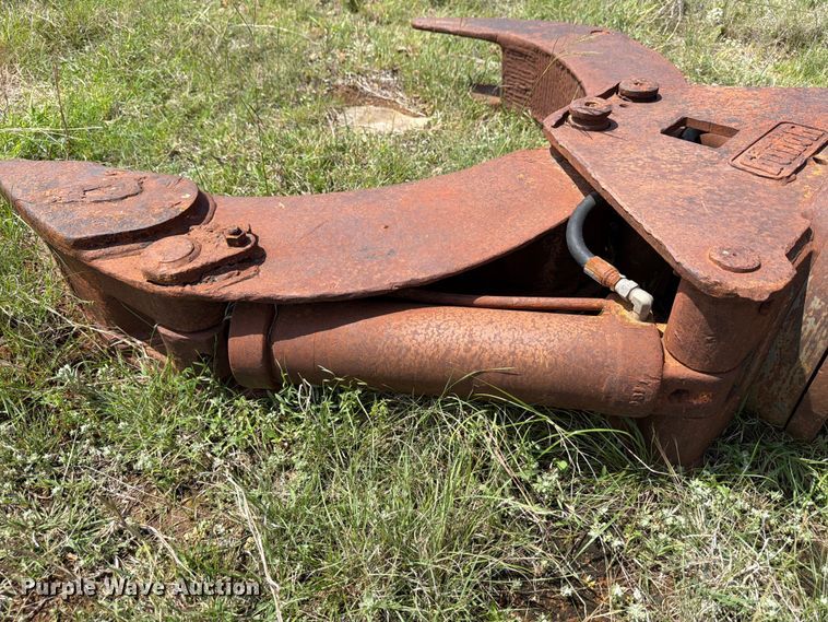 image for item FB8092 Young grapple attachment