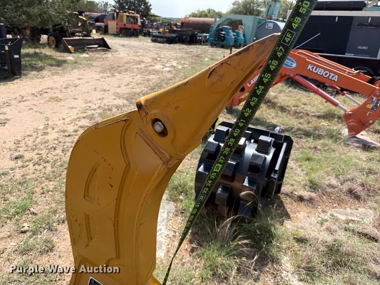 image for item FB8098 2025 GIYI Cat 320 Excavator ripper