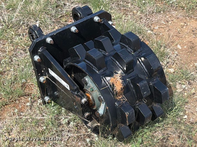 image for item FB8100 2024 GIYI Cat 307 compaction wheel