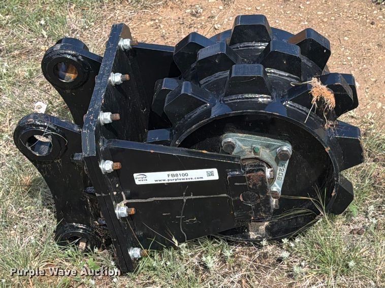 image for item FB8100 2024 GIYI Cat 307 compaction wheel