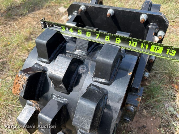 image for item FB8100 2024 GIYI Cat 307 compaction wheel
