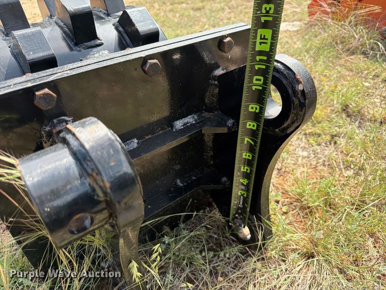image for item FB8100 2024 GIYI Cat 307 compaction wheel