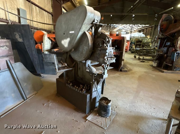 image for item FC2121 Buffalo Structural iron worker