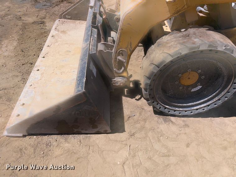 image for item FC2137 2007 Caterpillar 246C skid steer loader