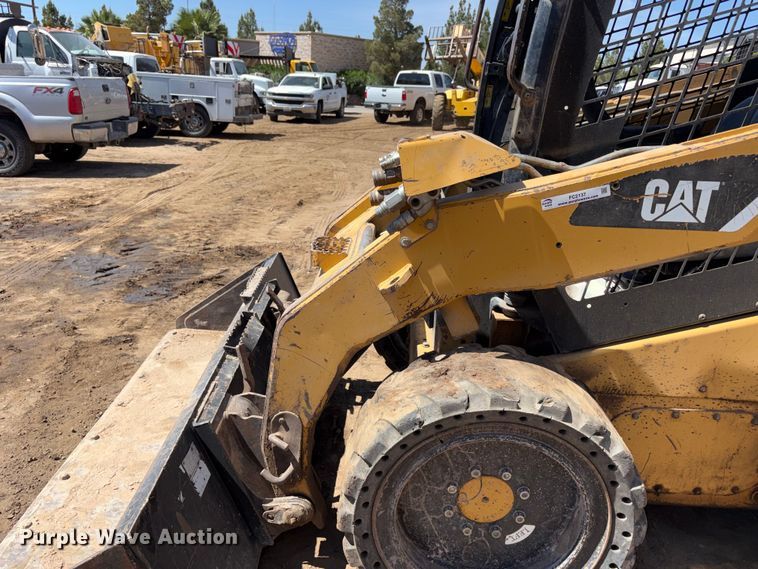 image for item FC2137 2007 Caterpillar 246C skid steer loader