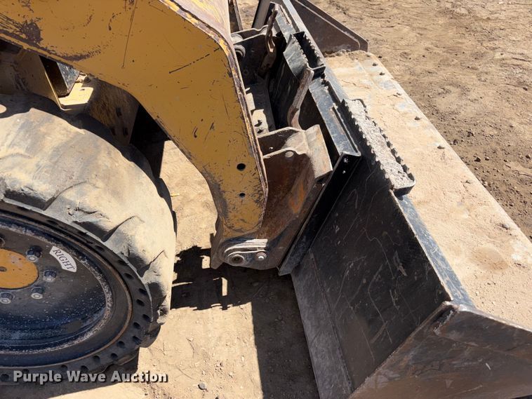 image for item FC2137 2007 Caterpillar 246C skid steer loader