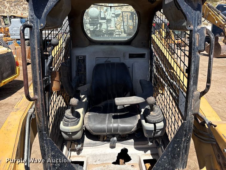 image for item FC2137 2007 Caterpillar 246C skid steer loader