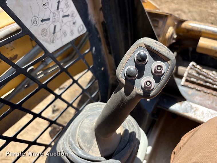 image for item FC2137 2007 Caterpillar 246C skid steer loader