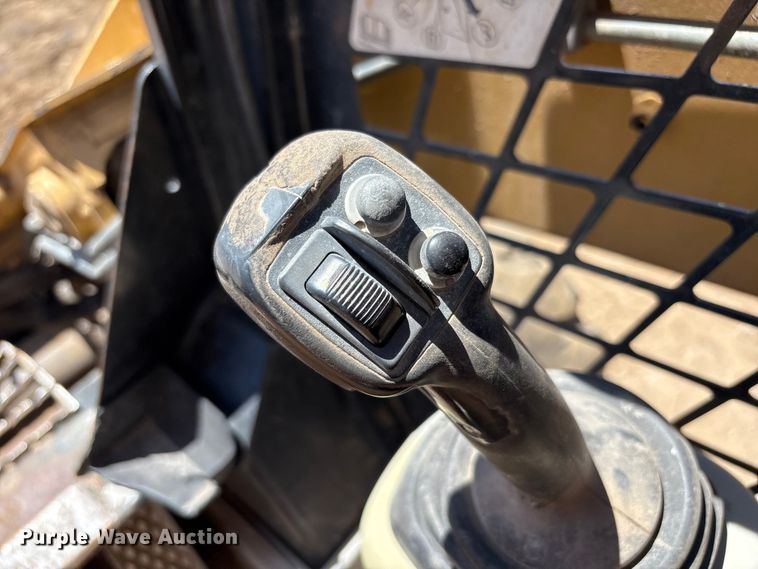 image for item FC2137 2007 Caterpillar 246C skid steer loader