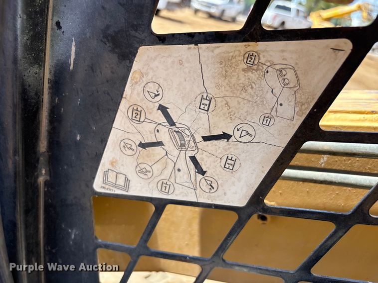 image for item FC2137 2007 Caterpillar 246C skid steer loader