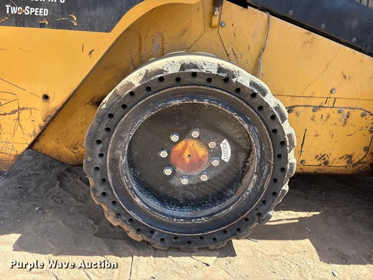 image for item FC2137 2007 Caterpillar 246C skid steer loader