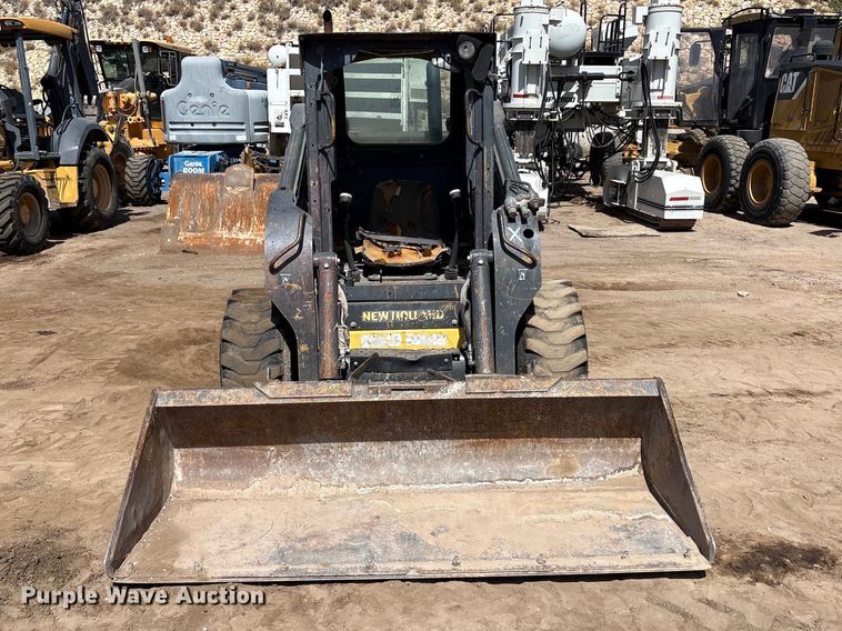 image for item FC2138 2011 New Holland L225 skid steer loader