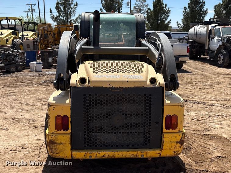 image for item FC2138 2011 New Holland L225 skid steer loader