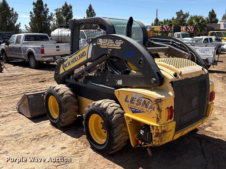 image for item FC2138 2011 New Holland L225 skid steer loader