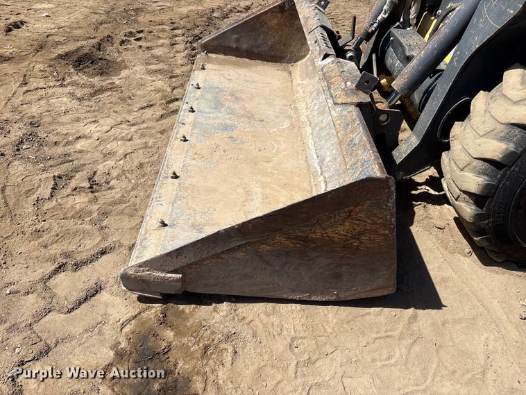 image for item FC2138 2011 New Holland L225 skid steer loader