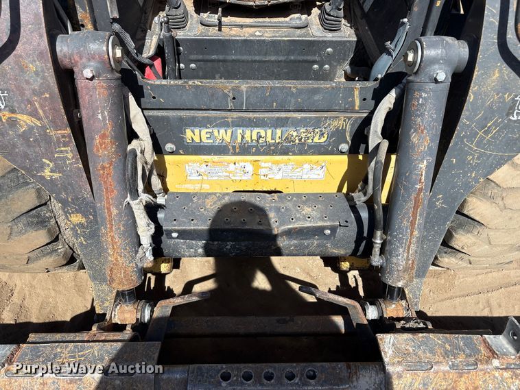 image for item FC2138 2011 New Holland L225 skid steer loader