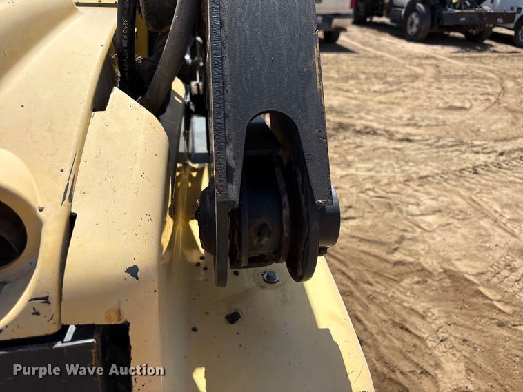 image for item FC2138 2011 New Holland L225 skid steer loader