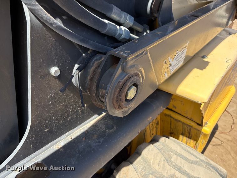 image for item FC2138 2011 New Holland L225 skid steer loader