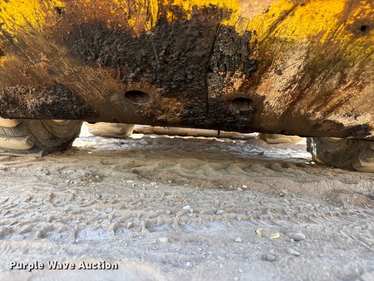 image for item FC2138 2011 New Holland L225 skid steer loader