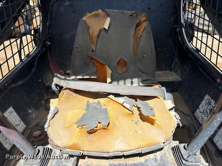 image for item FC2138 2011 New Holland L225 skid steer loader