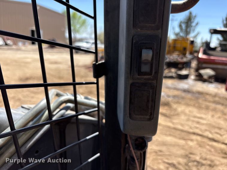 image for item FC2138 2011 New Holland L225 skid steer loader