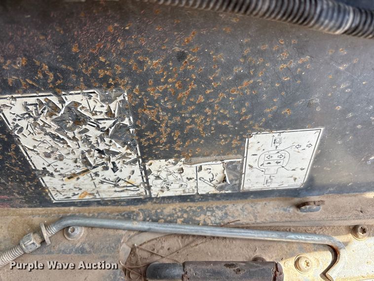 image for item FC2138 2011 New Holland L225 skid steer loader