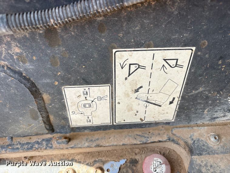 image for item FC2138 2011 New Holland L225 skid steer loader