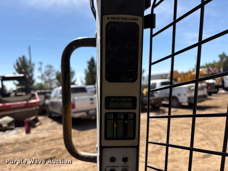 image for item FC2138 2011 New Holland L225 skid steer loader