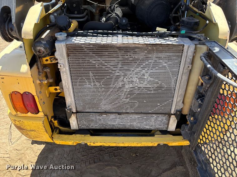 image for item FC2138 2011 New Holland L225 skid steer loader