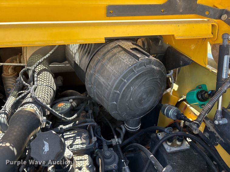 image for item FC2138 2011 New Holland L225 skid steer loader