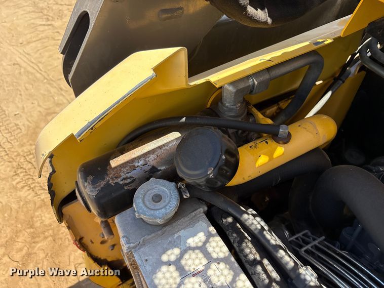 image for item FC2138 2011 New Holland L225 skid steer loader