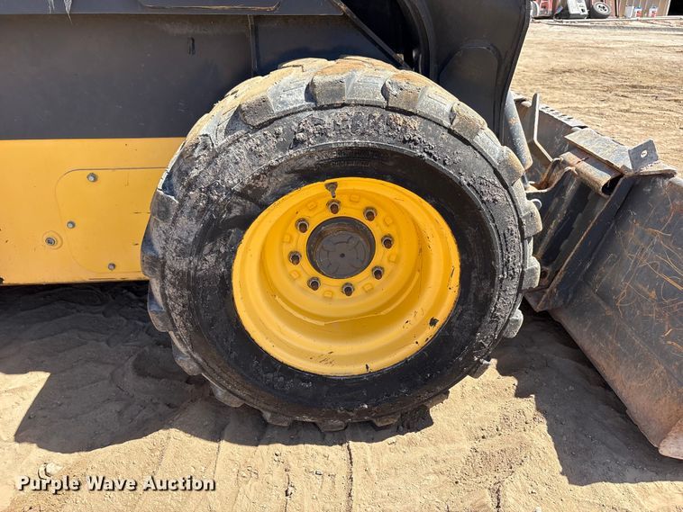 image for item FC2138 2011 New Holland L225 skid steer loader