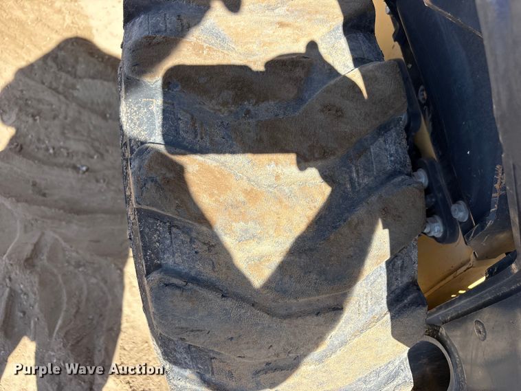 image for item FC2138 2011 New Holland L225 skid steer loader