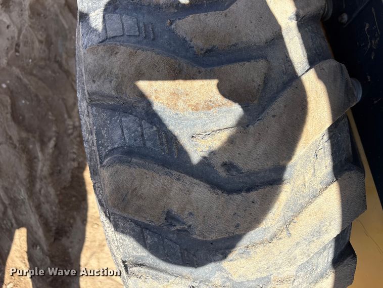 image for item FC2138 2011 New Holland L225 skid steer loader