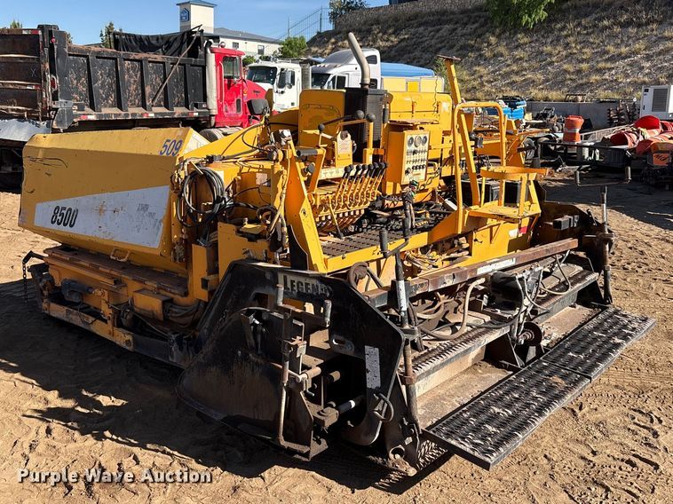 image for item FC2143 LeeBoy L8500T paver