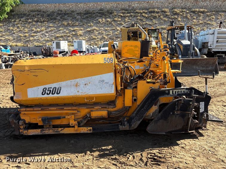 image for item FC2143 LeeBoy L8500T paver