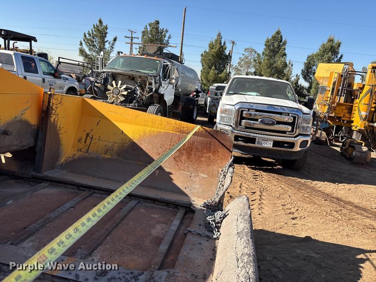 image for item FC2143 LeeBoy L8500T paver