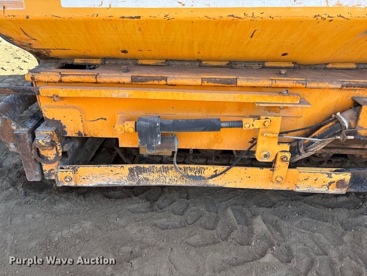 image for item FC2143 LeeBoy L8500T paver