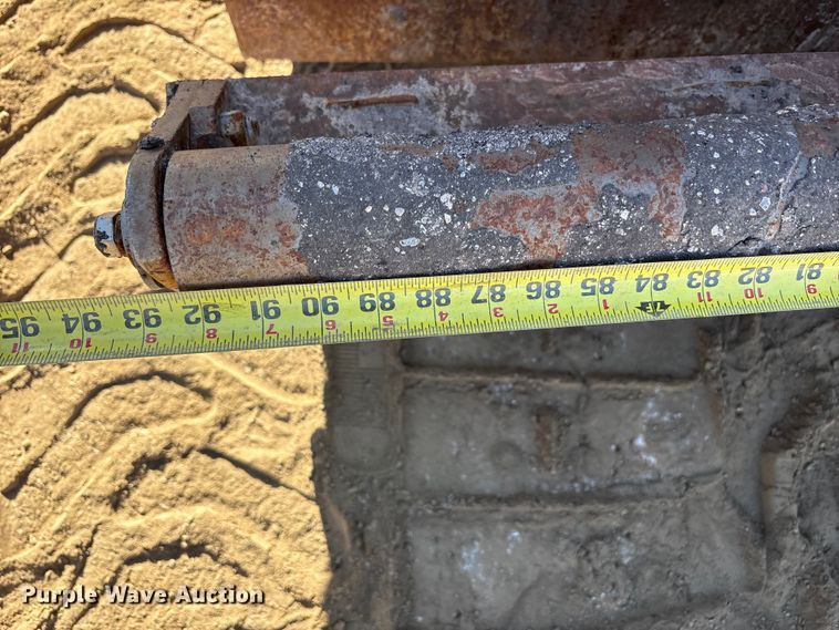 image for item FC2143 LeeBoy L8500T paver